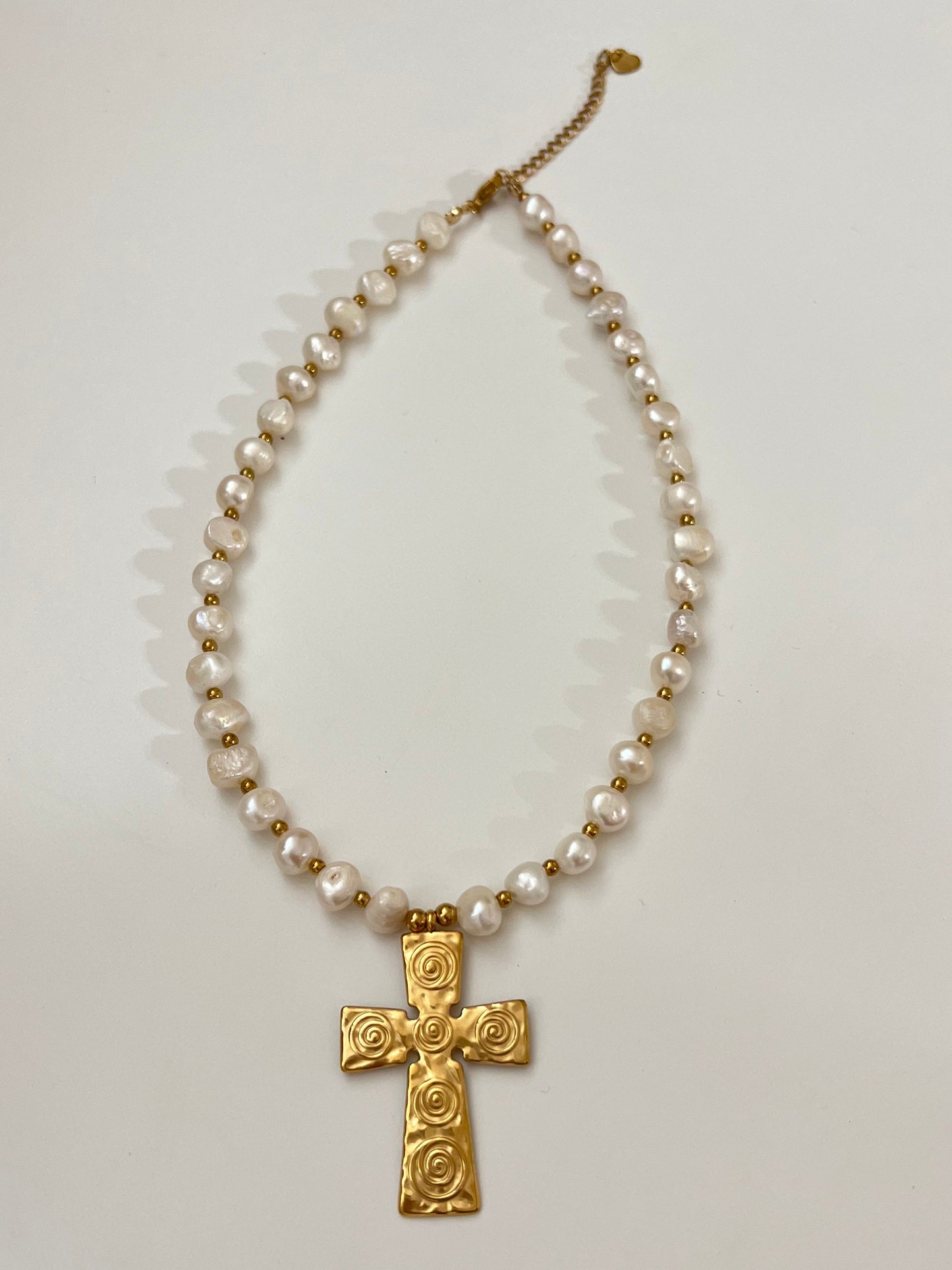 Cruz perlada