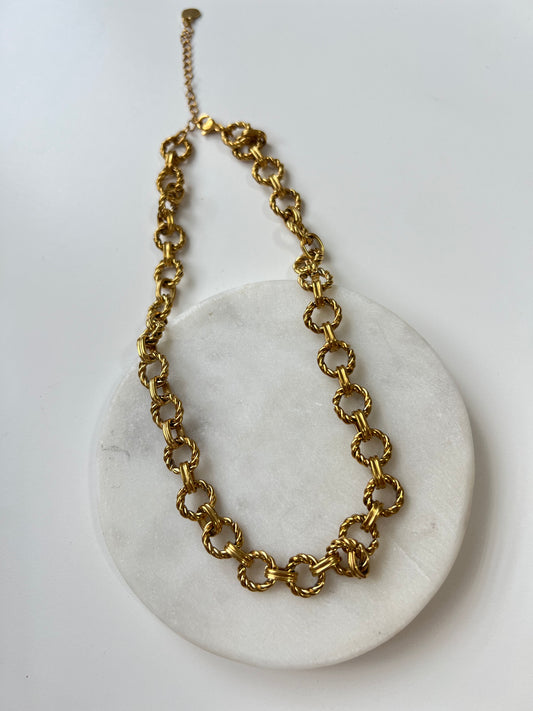Lorena choker