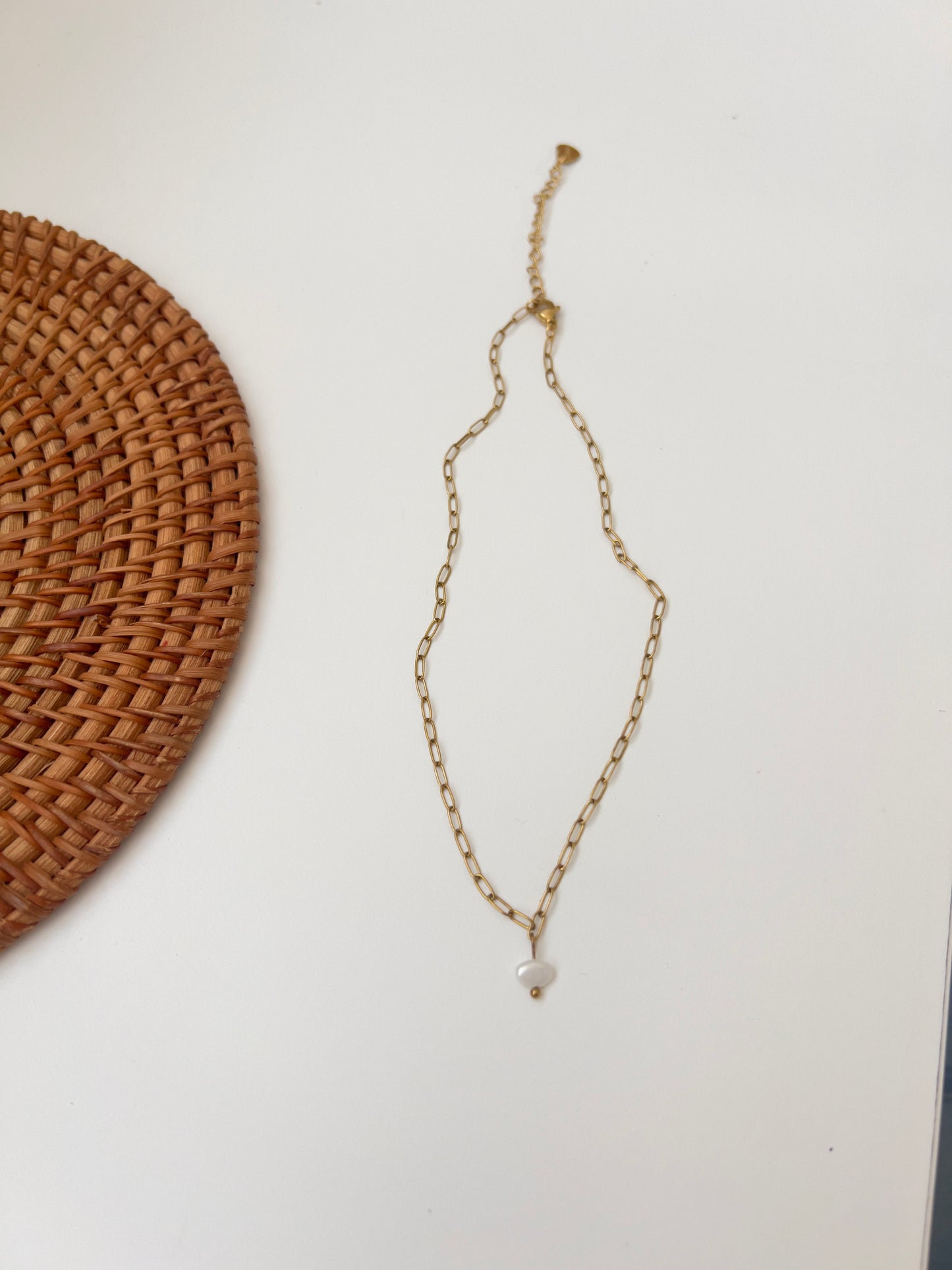 Dainty choker